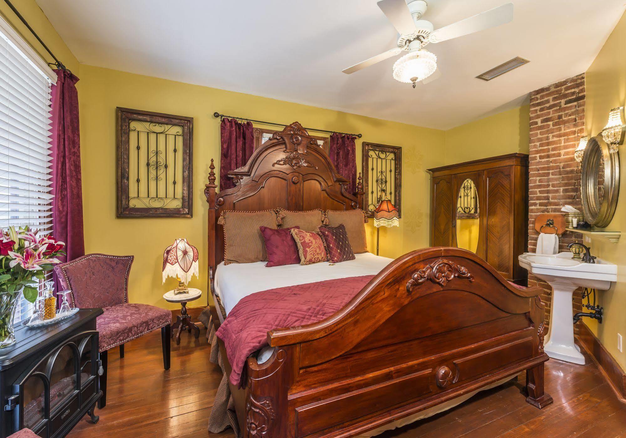Carriage Way Inn Bed & Breakfast Adults Only - 21 Years Old And Up 세인트어거스틴 외부 사진