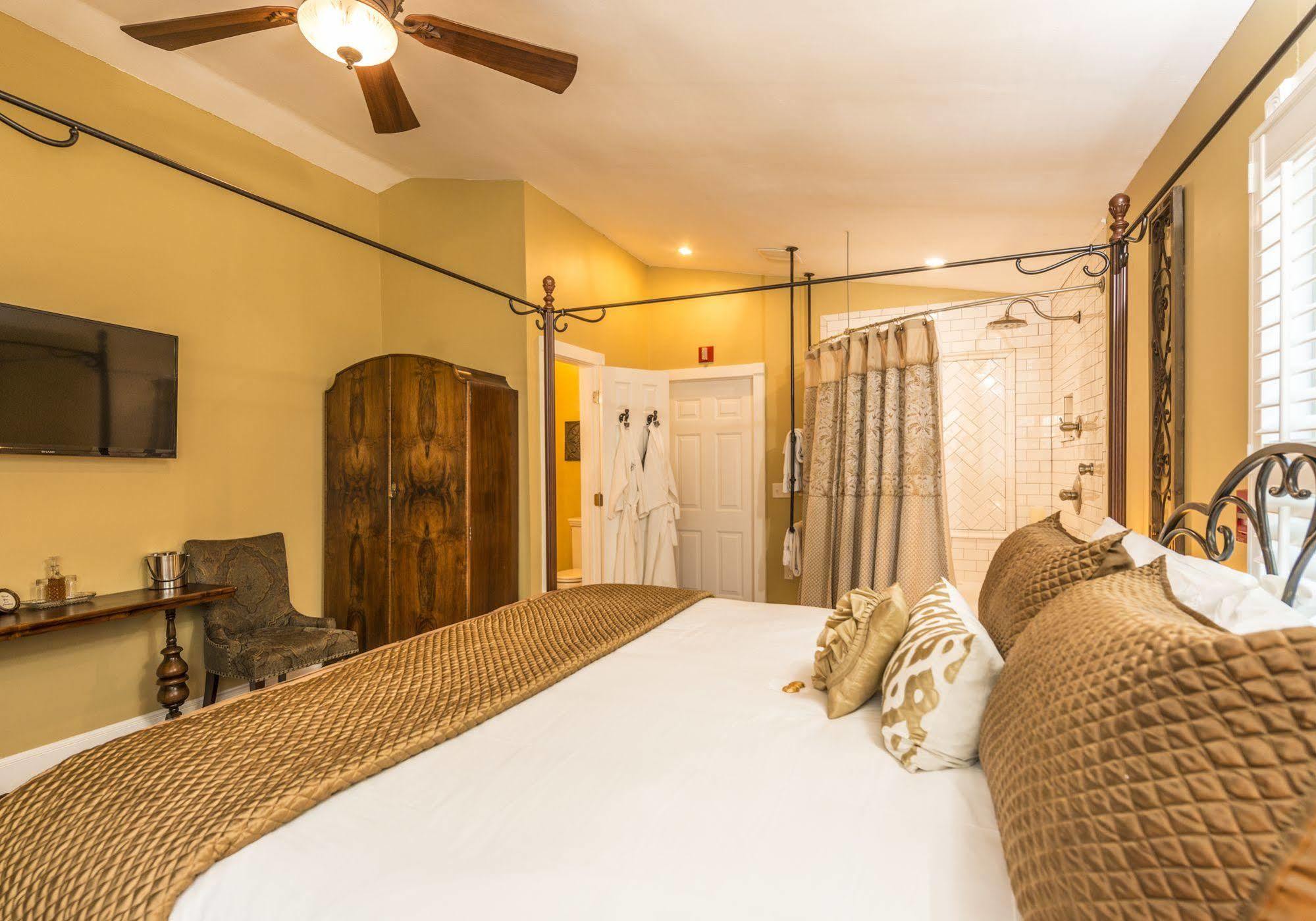 Carriage Way Inn Bed & Breakfast Adults Only - 21 Years Old And Up 세인트어거스틴 외부 사진