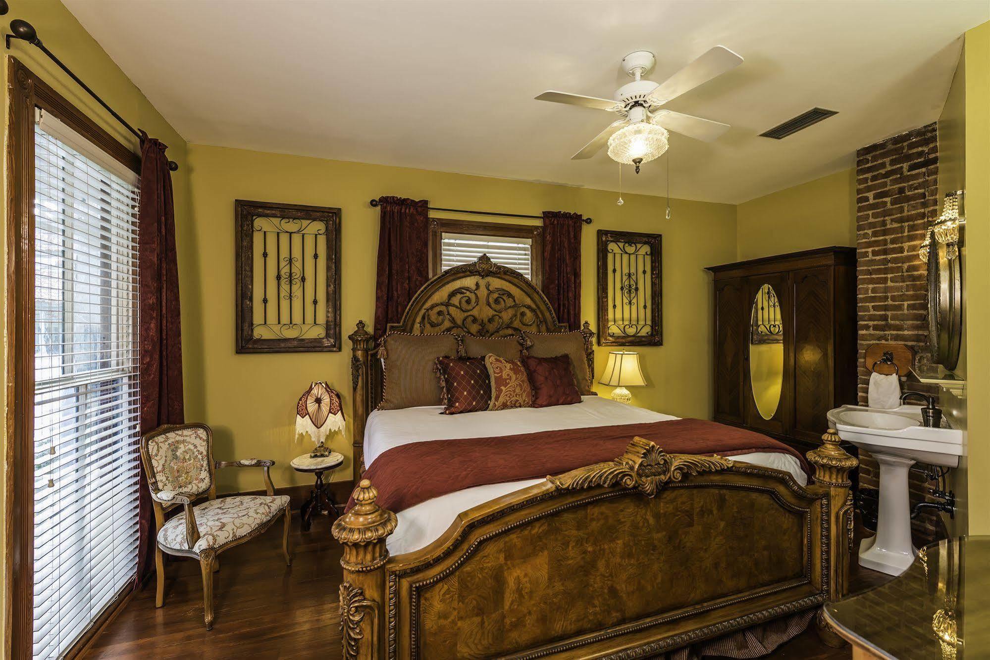 Carriage Way Inn Bed & Breakfast Adults Only - 21 Years Old And Up 세인트어거스틴 외부 사진
