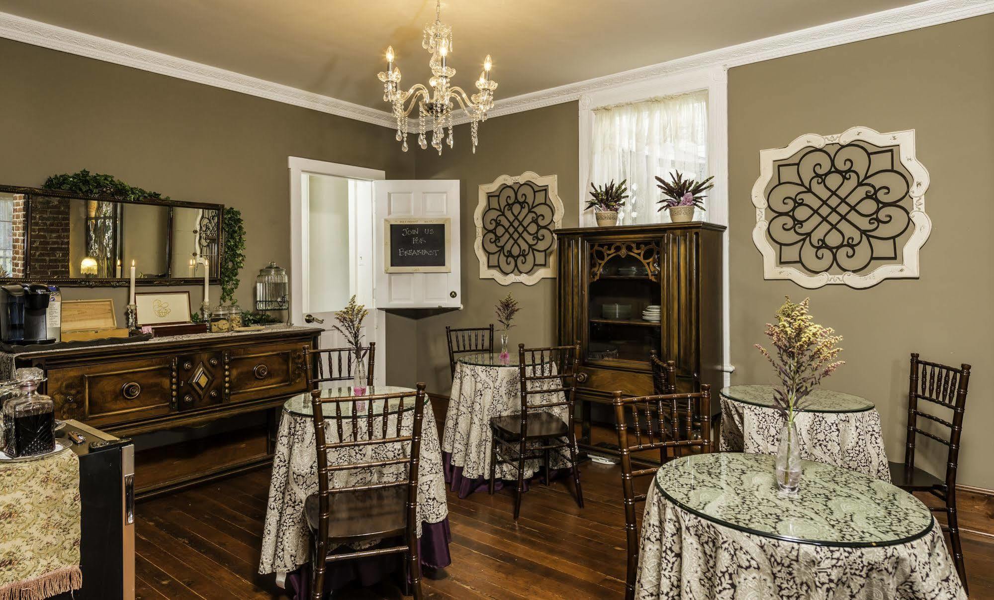 Carriage Way Inn Bed & Breakfast Adults Only - 21 Years Old And Up 세인트어거스틴 외부 사진